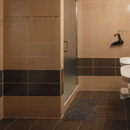 Laura Alpesi faház *